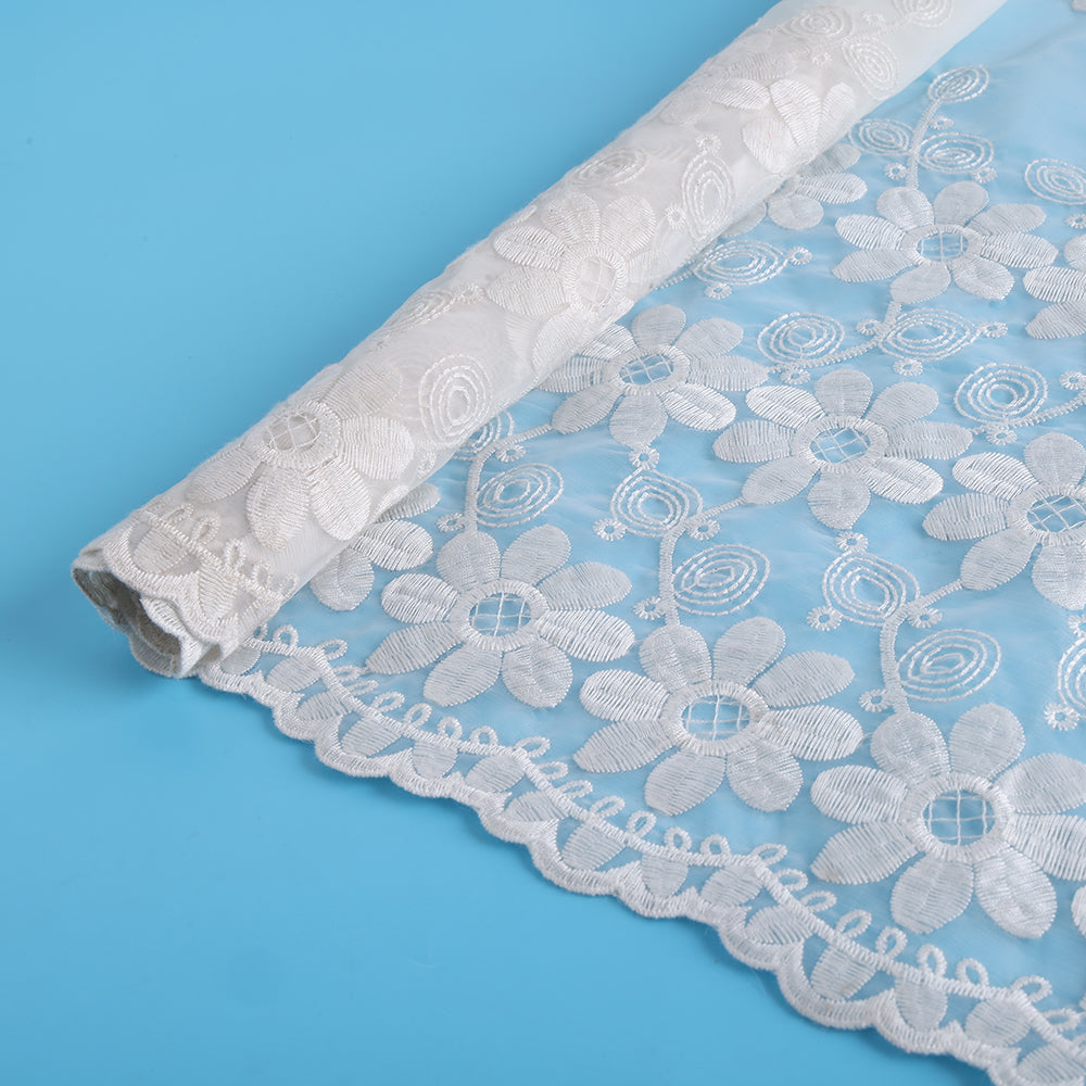 Polyester Flower Pattern Embroidery Lace Fabric
